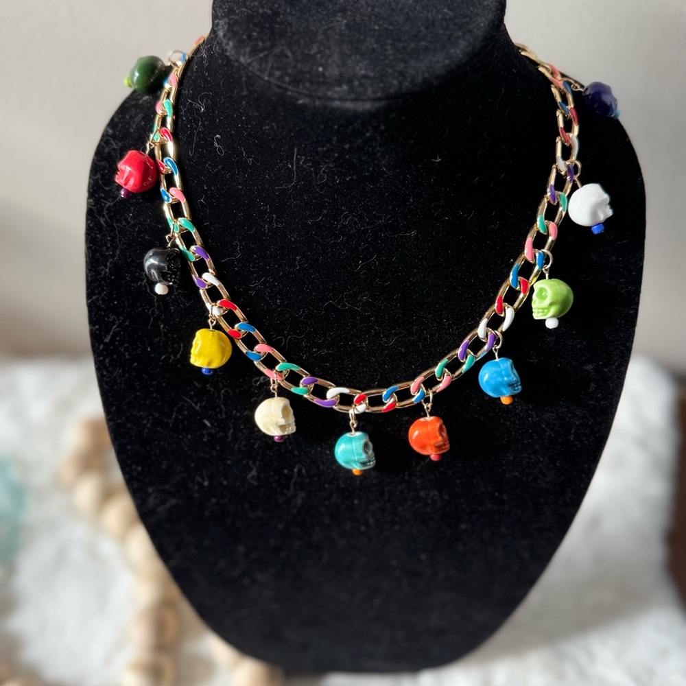 NWOT Colorful Day of the Dead/Fall/Halloween Skull Charm Necklace - Picture 2 of 3